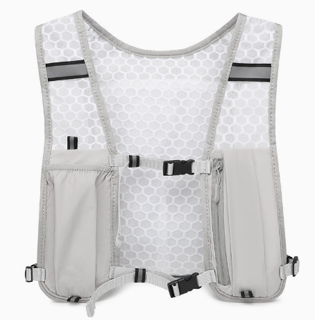 سترة جري خفيفة الوزن عاكسة للض - مراجعة Running Gear Hydration وسعره